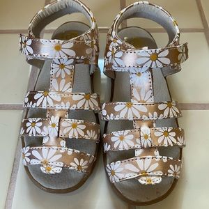 See Kai Run “Fe II Rose Gold” sandals NWOT